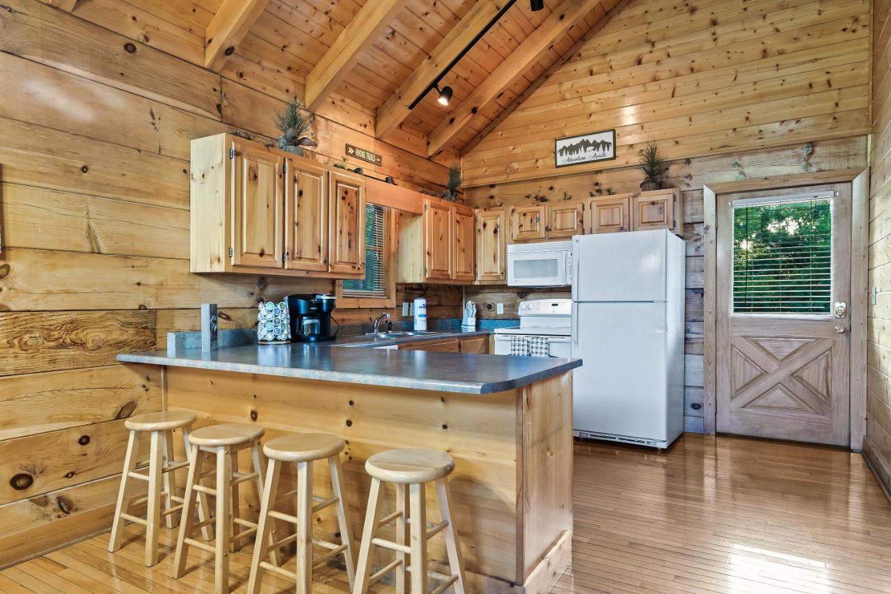 Cozy Log Cabin!! In Heart Of Pf & Close To The Smokies بيدجن فورج المظهر الخارجي الصورة