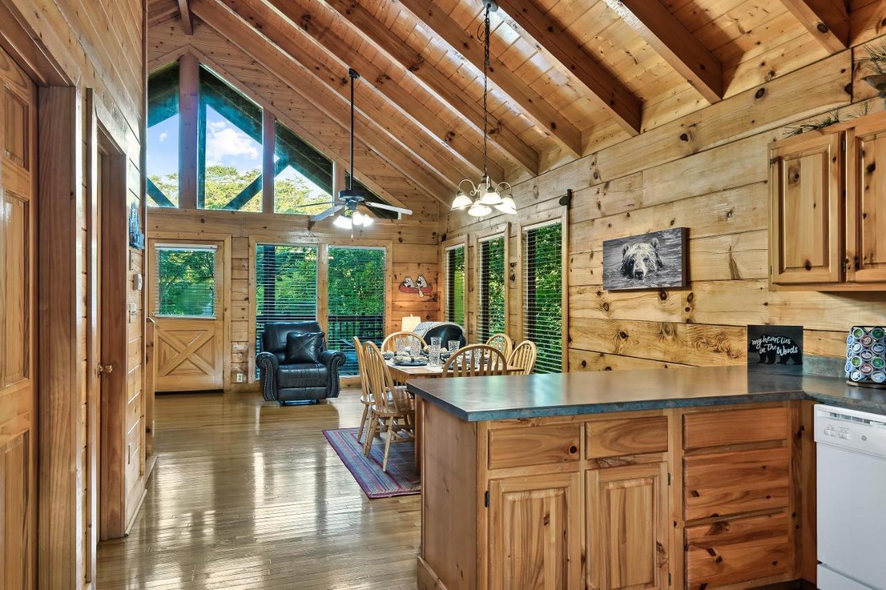 Cozy Log Cabin!! In Heart Of Pf & Close To The Smokies بيدجن فورج المظهر الخارجي الصورة