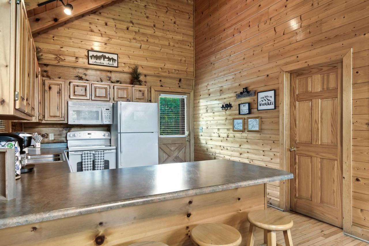 Cozy Log Cabin!! In Heart Of Pf & Close To The Smokies بيدجن فورج المظهر الخارجي الصورة