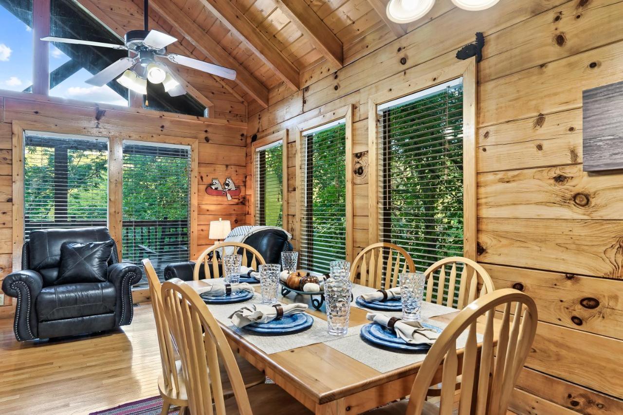 Cozy Log Cabin!! In Heart Of Pf & Close To The Smokies بيدجن فورج المظهر الخارجي الصورة