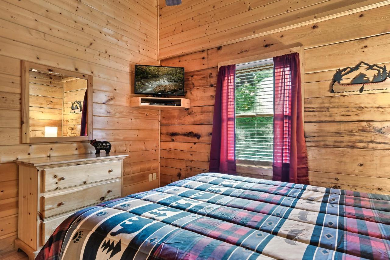 Cozy Log Cabin!! In Heart Of Pf & Close To The Smokies بيدجن فورج المظهر الخارجي الصورة