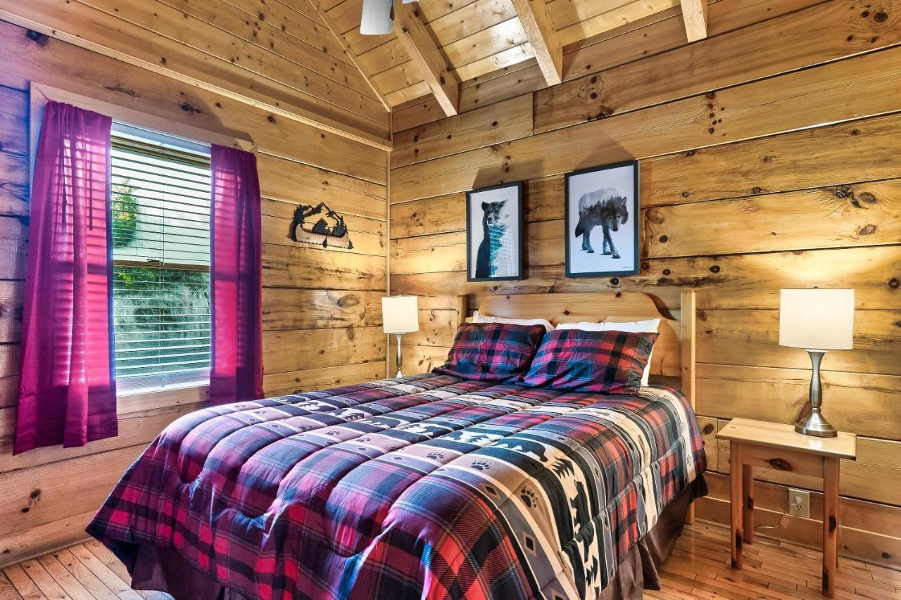 Cozy Log Cabin!! In Heart Of Pf & Close To The Smokies بيدجن فورج المظهر الخارجي الصورة